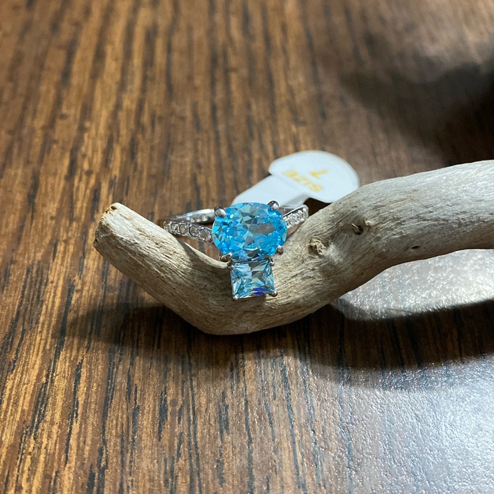 bomb party • “journey beyond” aquamarine ring